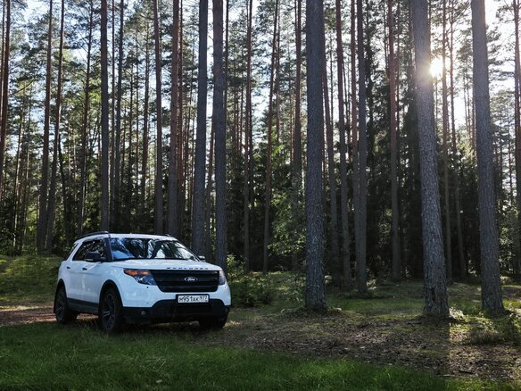 2015 Ford Explorer Sport V, белый, 2700000 рублей - вид 24