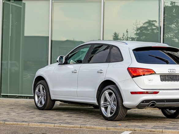 2015 Audi Q5 I (8R) Рестайлинг, белый, 2095000 рублей - вид 8