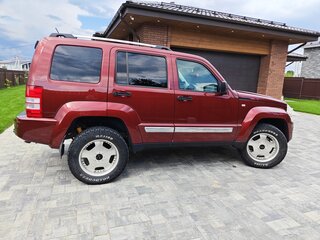 2008 Jeep Cherokee IV (KK), пурпурный, 1300000 рублей, вид 2