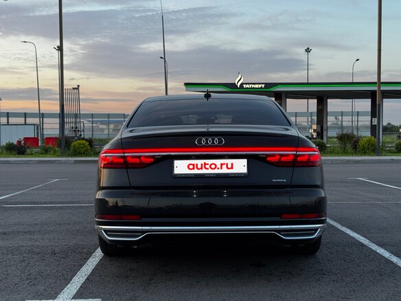 2018 Audi A8 55 TFSI IV (D5), чёрный, 2890000 рублей - вид 2
