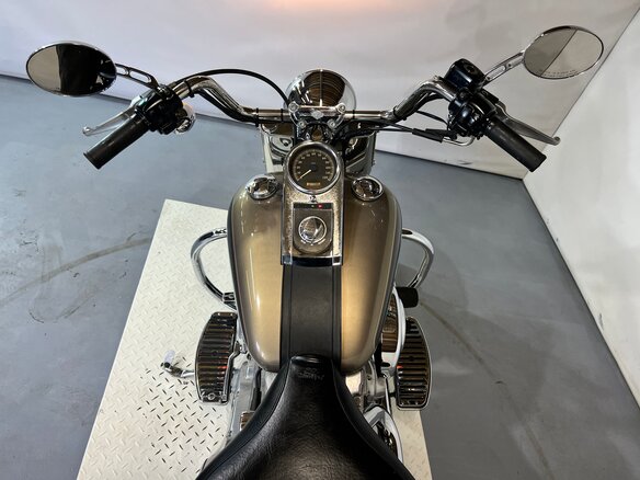 2006 Harley-Davidson Fat Boy, бежевый, 580000 рублей - вид 28
