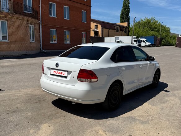 2014 Volkswagen Polo V, белый, 690000 рублей - вид 4