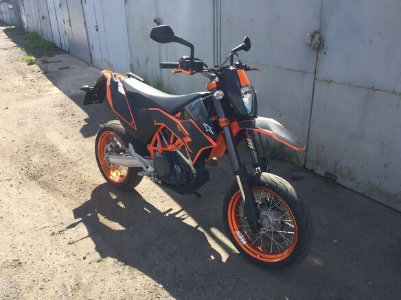 2013 KTM 690 SMC R, оранжевый, 700000 рублей - вид 2