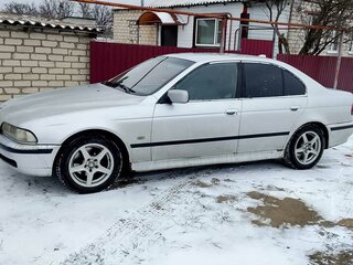 1999 BMW 5 серии 523i IV (E39), серебристый, 340000 рублей, вид 4