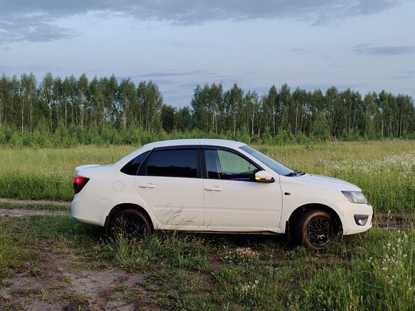 2018 Lada (ВАЗ) Granta I, белый, 400000 рублей - вид 6
