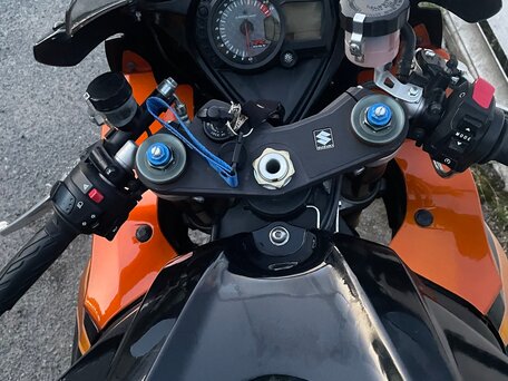 2007 Suzuki GSX-R 1000, оранжевый, 850000 рублей, вид 3