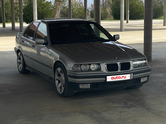 1997 BMW 3 серии 318i III (E36), белый, 410000 рублей - вид 4