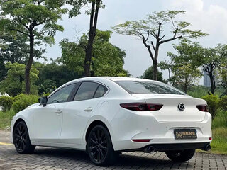 2025 Mazda 3 Axela IV (BP), белый, 1479017 рублей, вид 4