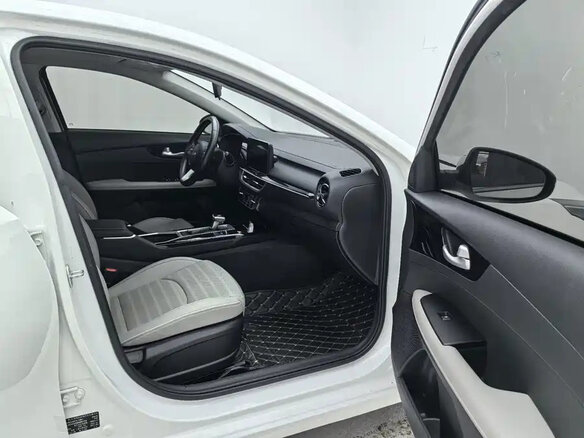 2023 Kia K3 II (China Market) Рестайлинг, белый, 1778000 рублей - вид 13