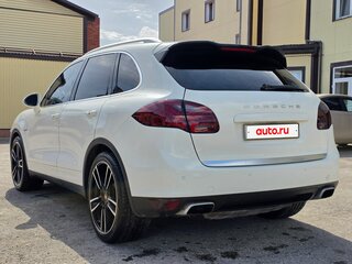 2010 Porsche Cayenne S Hybrid II (958), белый, 2000000 рублей, вид 3