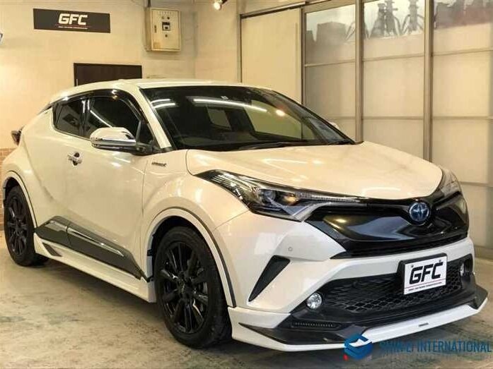 Открыть фотографии: Toyota C-HR I Рестайлинг