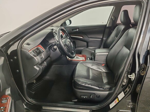 2013 Toyota Camry VII (XV50), чёрный, 1299000 рублей - вид 11