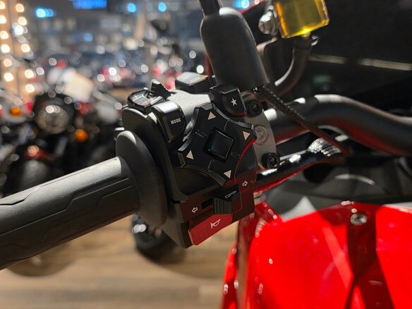 2026 Moto Morini X-CAPE 650, красный, 1499900 рублей - вид 19