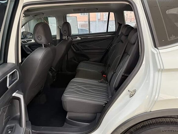2023 Volkswagen Tiguan II Рестайлинг, белый, 2450000 рублей - вид 8