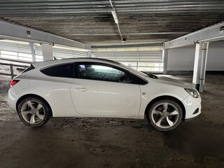 2012 Opel Astra GTC J Рестайлинг, белый, 650000 рублей, вид 2