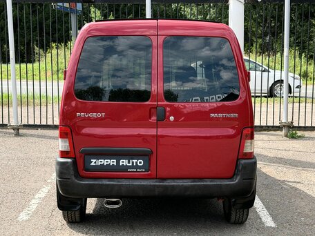 2010 Peugeot Partner, красный, 419000 рублей, вид 5