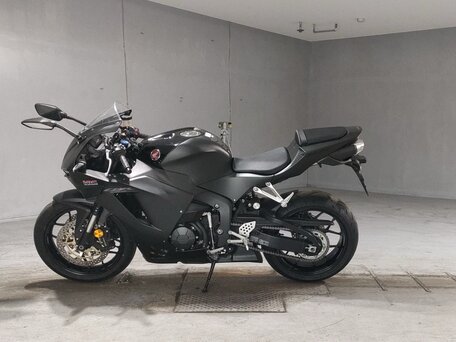 2024 Honda CBR 600RR, серый, 1175000 рублей, вид 2