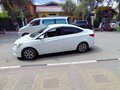 2016 Hyundai Solaris I Рестайлинг, белый - вид 2