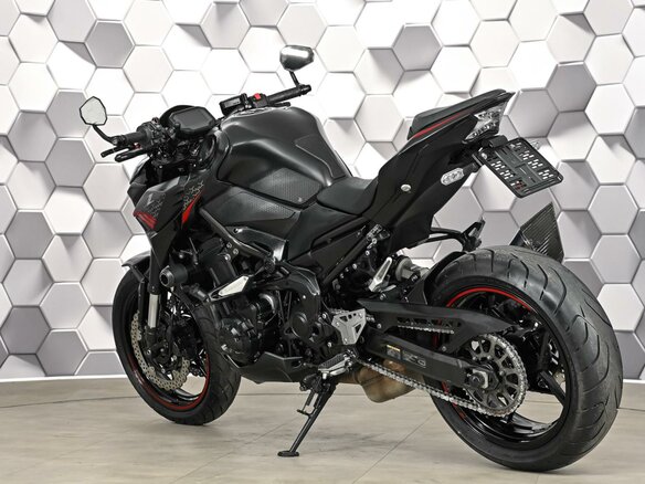 2020 Kawasaki Z 900, чёрный - вид 7