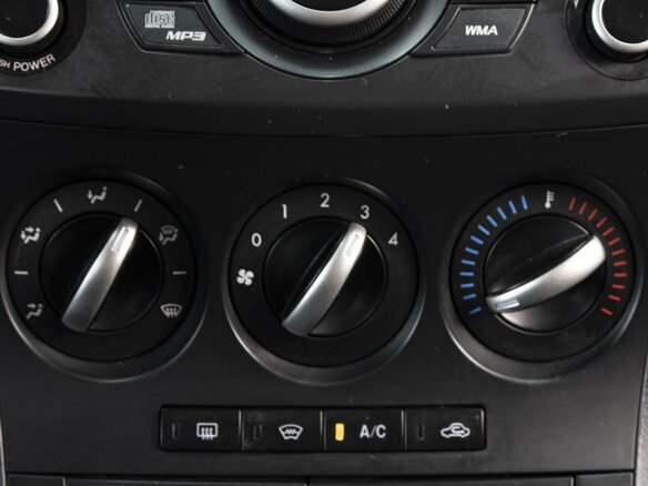 2013 Mazda 3 II (BL) Рестайлинг, белый - вид 14