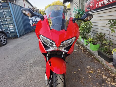 2015 Honda VFR 800, красный, 855000 рублей, вид 2