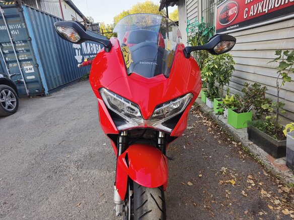 2015 Honda VFR 800, красный, 885000 рублей - вид 1