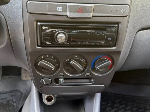 2004 Hyundai Accent II Рестайлинг, бежевый - вид 10