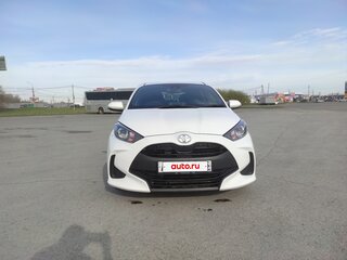 2021 Toyota Yaris IV, белый, 1150000 рублей, вид 2