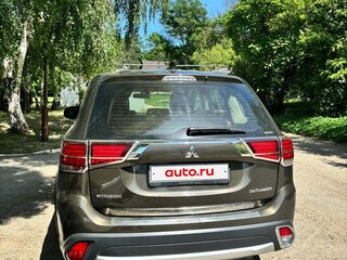 2017 Mitsubishi Outlander III Рестайлинг 2, чёрный, 1850000 рублей, вид 3