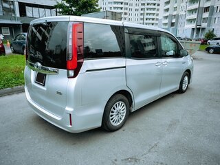 2016 Toyota Noah III (R80), серый, 1720000 рублей, вид 4