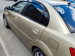 2010 Kia Rio II Рестайлинг, бежевый, 460000 рублей, вид 4