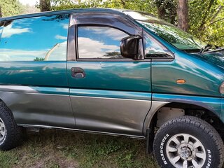 1997 Mitsubishi Delica IV, зелёный, 760000 рублей, вид 3