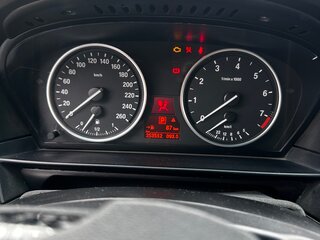 2008 BMW 5 серии 525i V (E60/E61) Рестайлинг, белый, 1350000 рублей, вид 3
