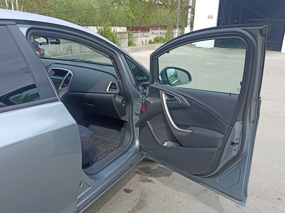 2011 Opel Astra J, серебристый, 575000 рублей - вид 22