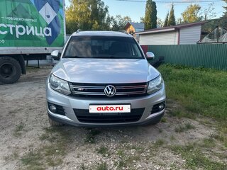 2015 Volkswagen Tiguan I Рестайлинг, серебристый, 1400000 рублей, вид 1