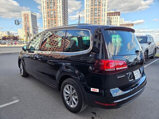 2021 Volkswagen Sharan II Рестайлинг, чёрный, 2125000 рублей, вид 2
