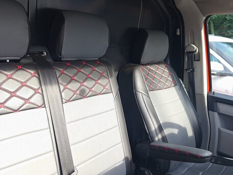 2016 Volkswagen Transporter, красный, 2450000 рублей, вид 3