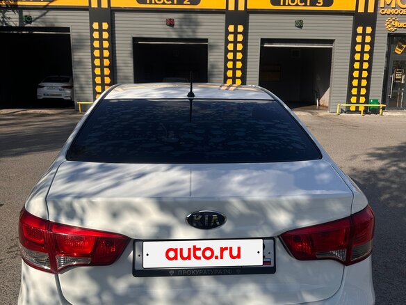 2016 Kia Rio III Рестайлинг, белый, 950000 рублей - вид 13
