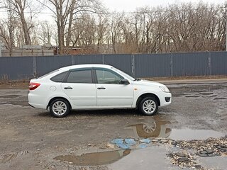 2017 Lada (ВАЗ) Granta I, белый, 399000 рублей, вид 4
