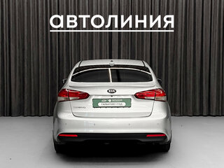 2017 Kia Cerato III Рестайлинг (Classic), серебристый, 1120000 рублей, вид 4