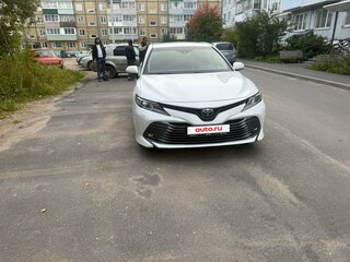 2019 Toyota Camry VIII (XV70), белый, 2850000 рублей, вид 1