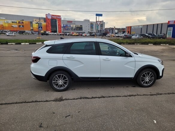 2024 Lada (ВАЗ) Vesta SW Cross I Рестайлинг (NG), белый, 1600000 рублей - вид 3