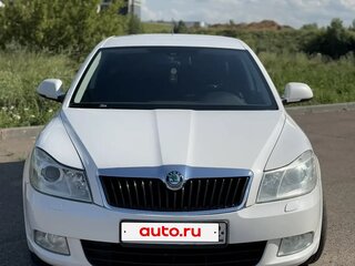 2013 Skoda Octavia II (A5) Рестайлинг, белый, 850000 рублей, вид 3