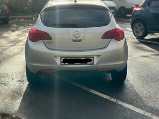 2011 Opel Astra J, серебристый, 550000 рублей, вид 3