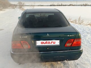 1997 Mercedes-Benz E-Класс 280 II (W210, S210), зелёный, 550000 рублей, вид 2