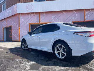 2020 Toyota Camry VIII (XV70), белый, 3150000 рублей, вид 4
