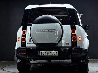 2023 Land Rover Defender 110 II, белый, 12727178 рублей, вид 4