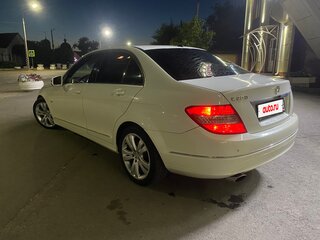 2010 Mercedes-Benz C-Класс 200 III (W204), белый, 860000 рублей, вид 4