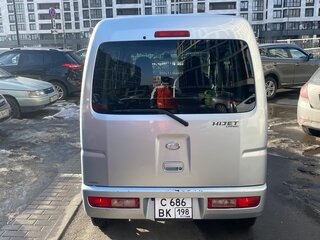 2017 Daihatsu Hijet 4AT X, серебристый, 600000 рублей, вид 4