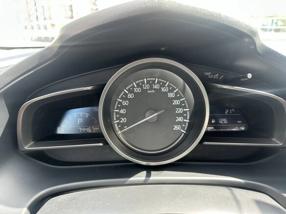 2018 Mazda 3 III (BM) Рестайлинг, красный, 1480000 рублей - вид 8
